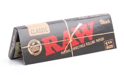 Black Rolling Papers (RAW)